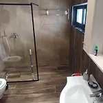Promenade 3-bedroom With Large Balcony. Appartement Durrës