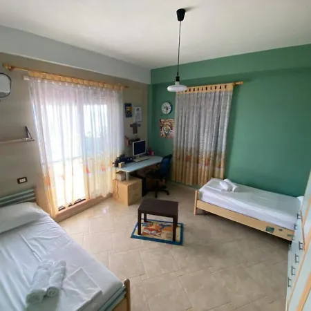 Promenade 3-bedroom With Large Balcony. Apartament