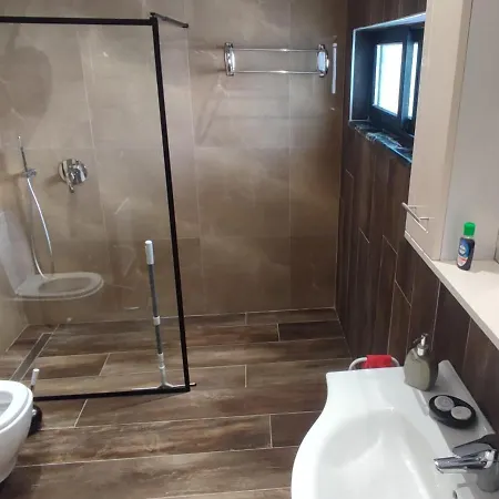 Promenade 3-bedroom With Large Balcony. Apartament Durrës